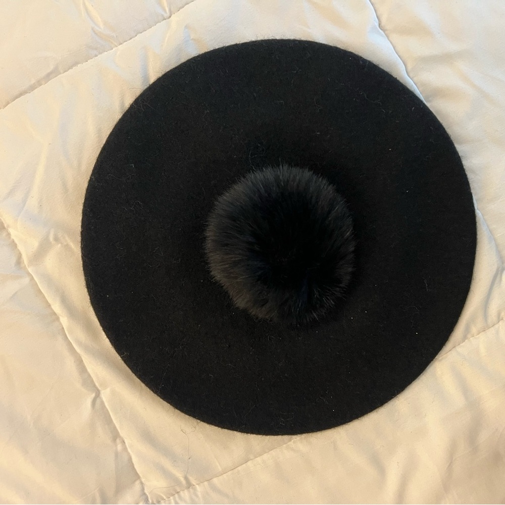 Janie and Jack Black Beret with Faux Fur Pom